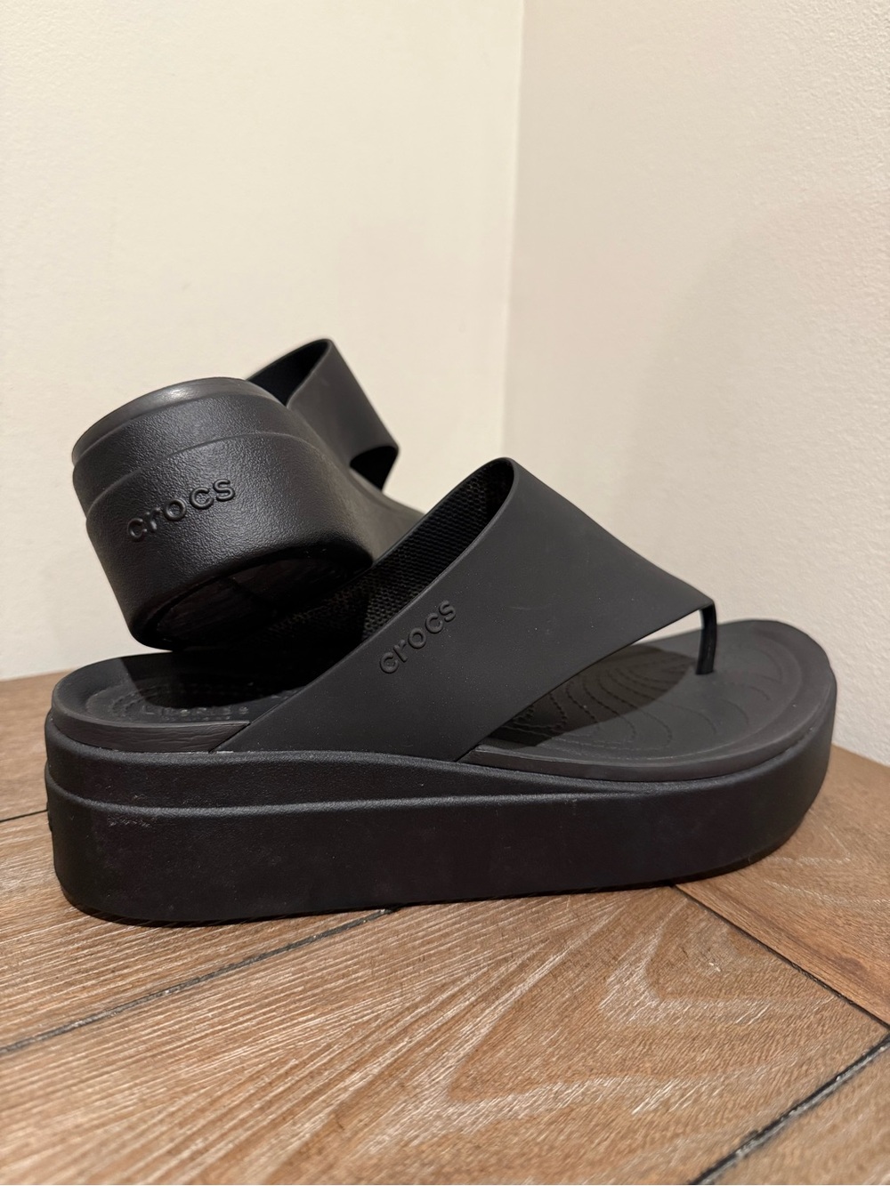 Crocs Womens 208727 LiteRide Brooklyn Black Platform Wedge Flip Flops Size 11